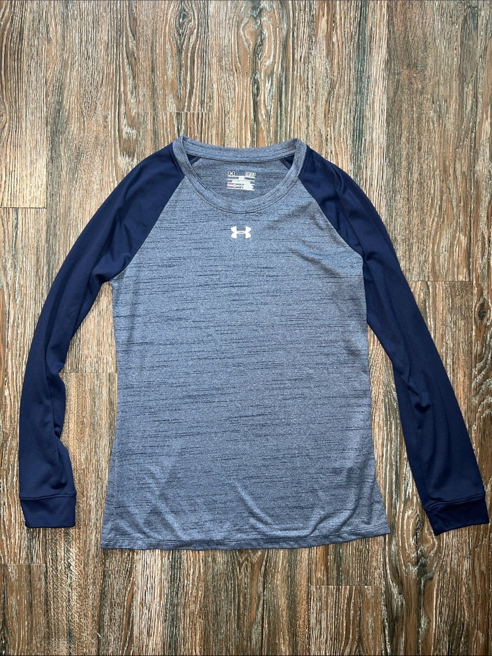 Under Armour Men’s Long Sleeve Heathered Navy Performance Shirt